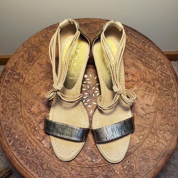 New York Transit Gold & Black Wedges - Picture 3 of 4